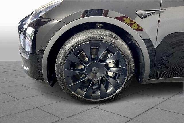 Photo of 2022 Black Tesla Model Y