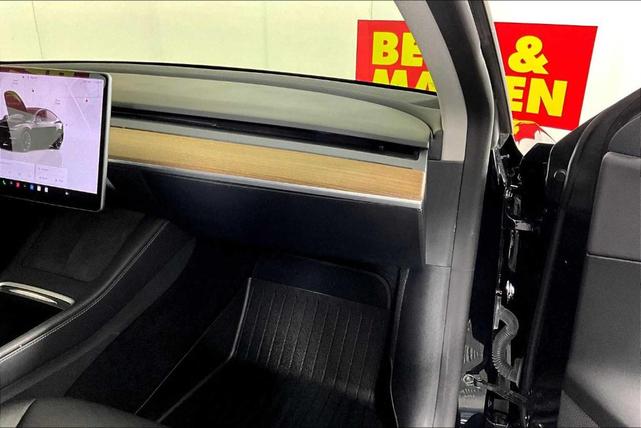 Photo of 2022 Black Tesla Model Y
