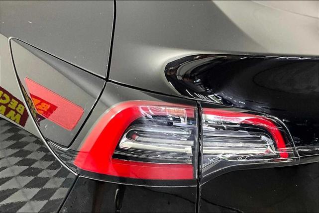 Photo of 2022 Black Tesla Model Y