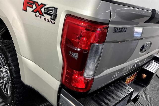 Photo of 2017 White Gold Metallic Ford F-250