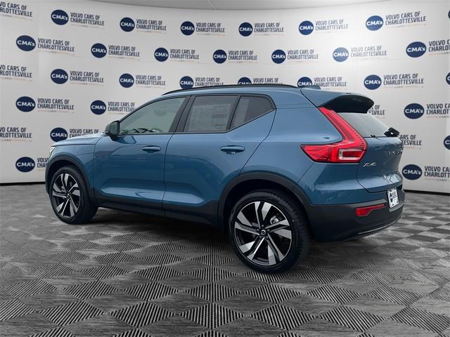 Photo of 2025 Blue Volvo XC40