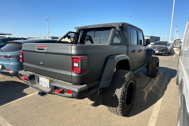 Photo of 2020 Bright White Clearcoat Jeep Gladiator