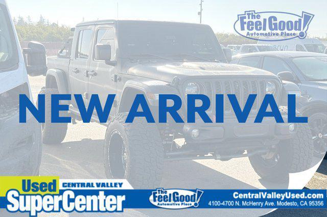 Photo of 2020 Bright White Clearcoat Jeep Gladiator