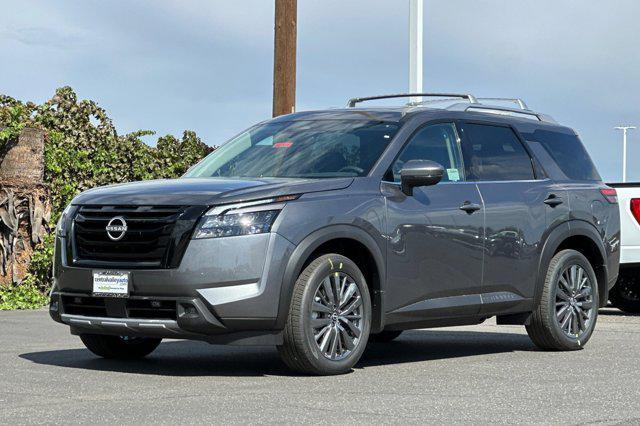 Photo of 2025 Gun Metallic Nissan Pathfinder