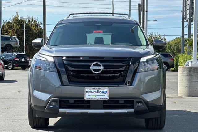 Photo of 2025 Gun Metallic Nissan Pathfinder