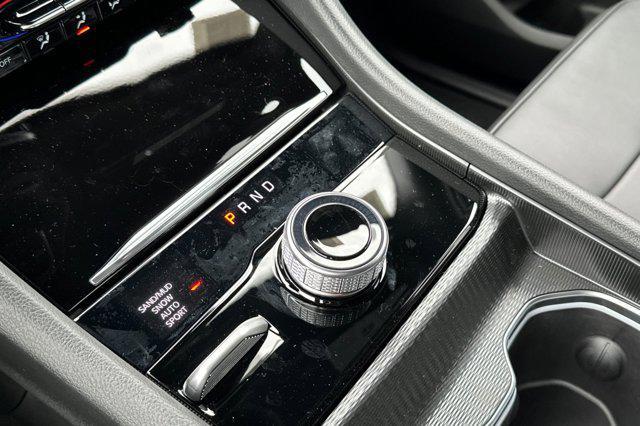 Photo of 2025 Diamond Black Crystal Pearlcoat Jeep Grand Cherokee