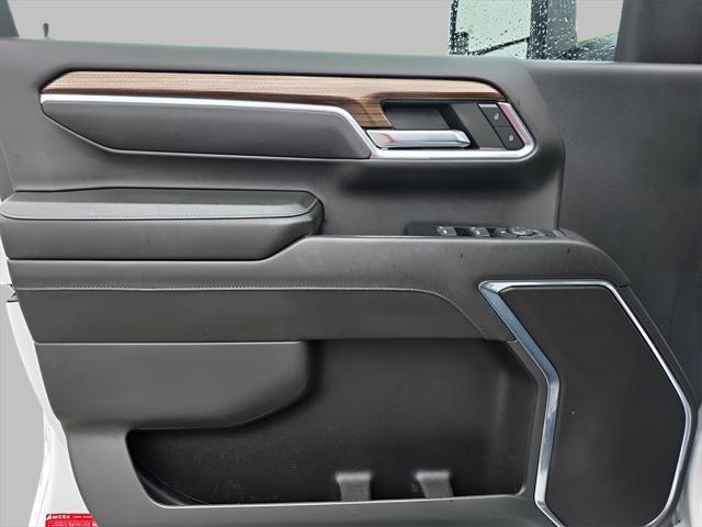Photo of 2024 Summit White Chevrolet Silverado 2500