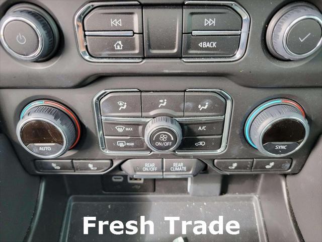 Photo of 2024 Summit White Chevrolet Tahoe