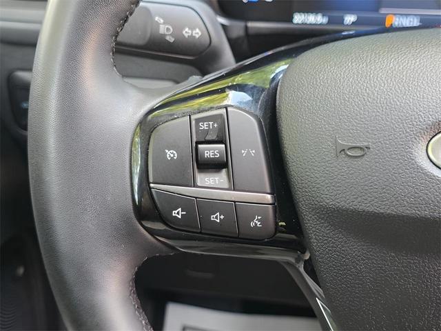 Photo of 2024 Gray Metallic Ford Escape