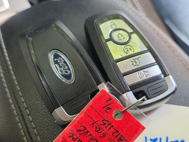 Photo of 2024 Gray Metallic Ford Escape