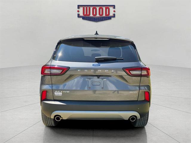 Photo of 2024 Gray Metallic Ford Escape