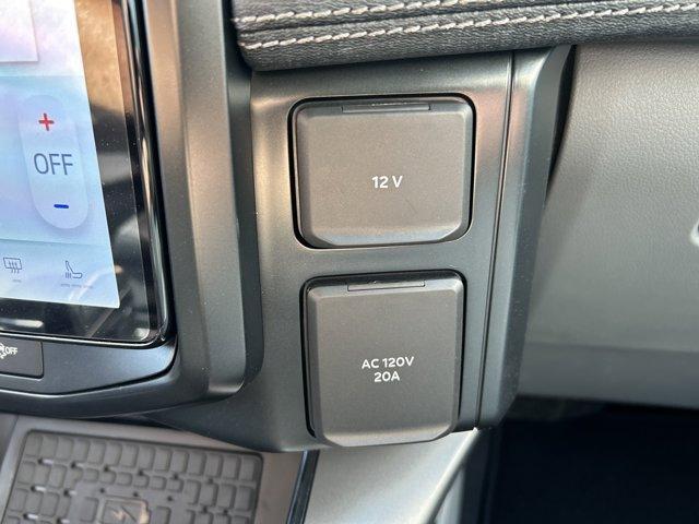 Photo of 2025 Oxford White Ford F-150 Lightning