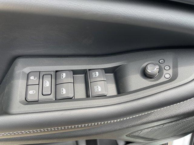 Photo of 2025 Silver Zynith Jeep Grand Cherokee L
