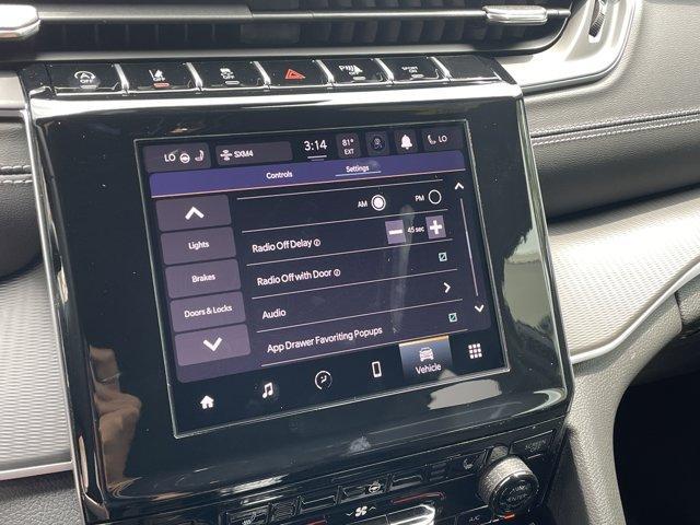 Photo of 2025 Silver Zynith Jeep Grand Cherokee L