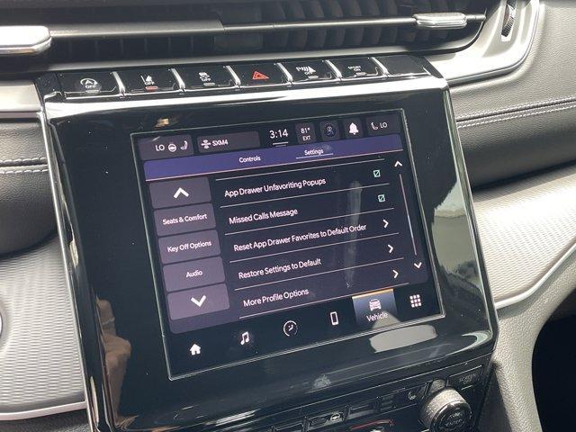 Photo of 2025 Silver Zynith Jeep Grand Cherokee L