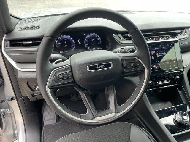 Photo of 2025 Silver Zynith Jeep Grand Cherokee L