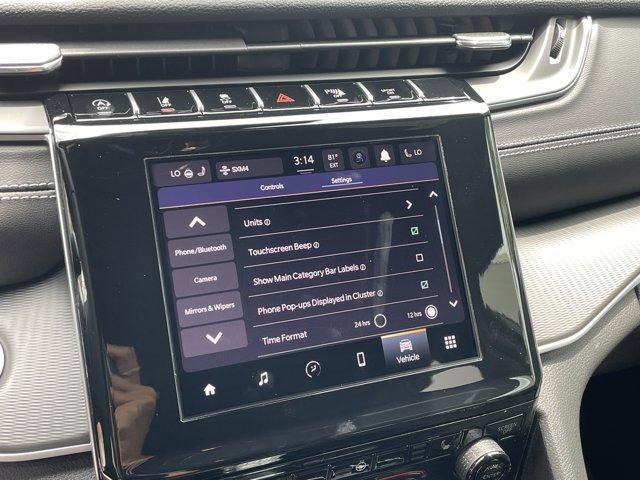 Photo of 2025 Silver Zynith Jeep Grand Cherokee L