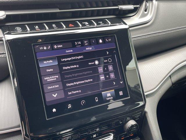 Photo of 2025 Silver Zynith Jeep Grand Cherokee L