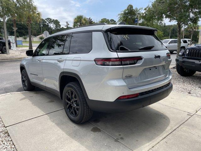 Photo of 2025 Silver Zynith Jeep Grand Cherokee L