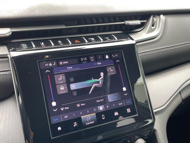 Photo of 2025 Silver Zynith Jeep Grand Cherokee L