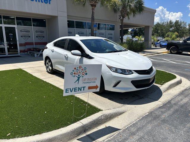 Photo of 2017 Summit White Chevrolet Volt