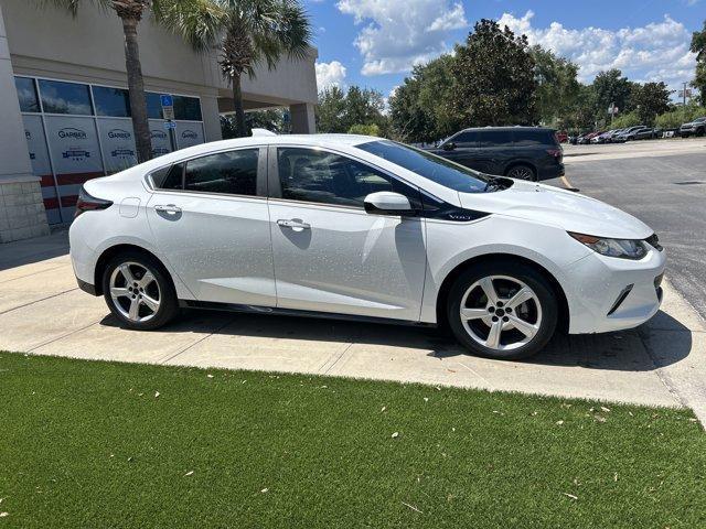 Photo of 2017 Summit White Chevrolet Volt