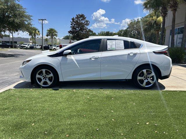 Photo of 2017 Summit White Chevrolet Volt