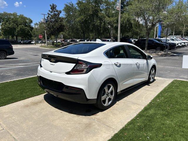 Photo of 2017 Summit White Chevrolet Volt