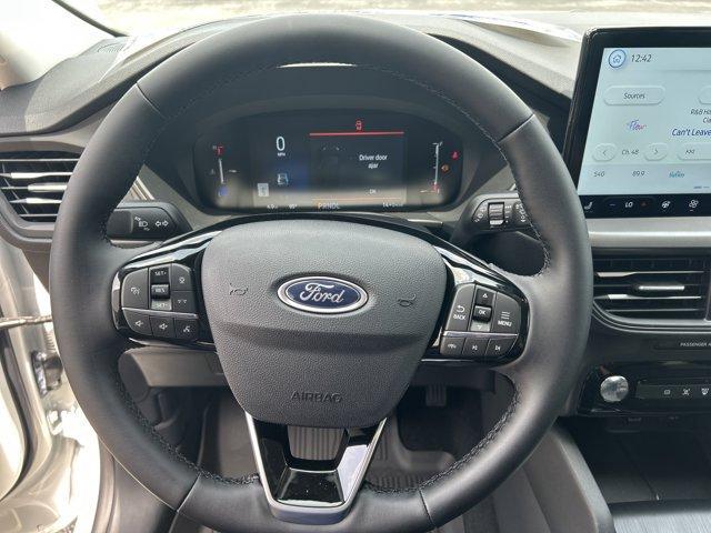 Photo of 2025 White Metallic Ford Escape