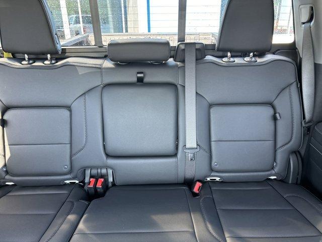 Photo of 2025 White Frost Tri-Coat GMC Sierra 2500