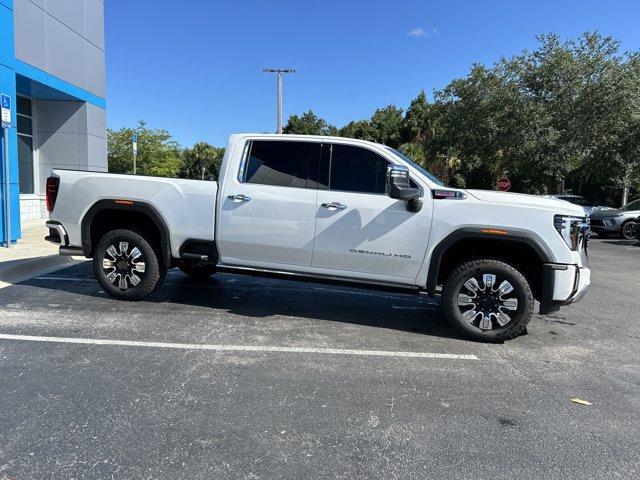 Photo of 2025 White Frost Tri-Coat GMC Sierra 2500
