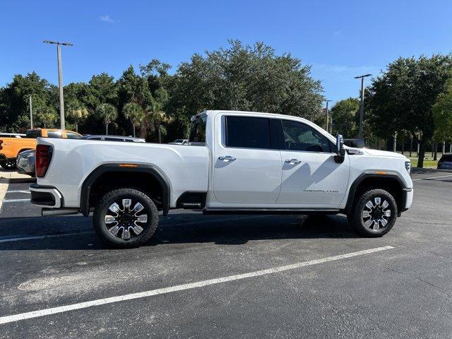 Photo of 2025 White Frost Tri-Coat GMC Sierra 2500