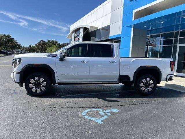 Photo of 2025 White Frost Tri-Coat GMC Sierra 2500