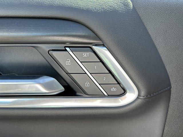 Photo of 2025 White Frost Tri-Coat GMC Sierra 2500