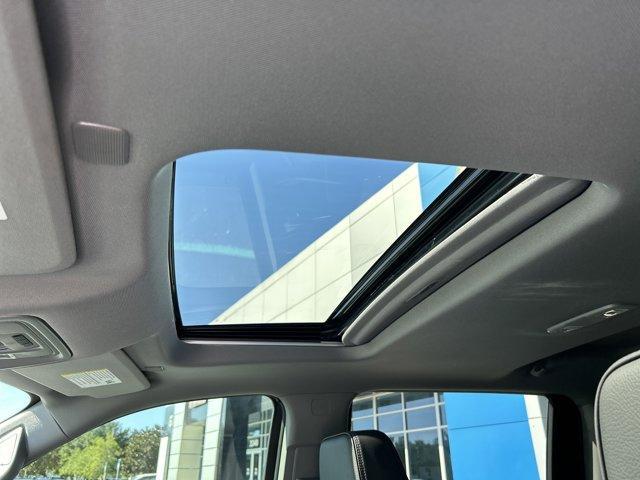 Photo of 2025 White Frost Tri-Coat GMC Sierra 2500