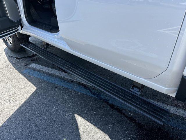 Photo of 2025 White Frost Tri-Coat GMC Sierra 2500
