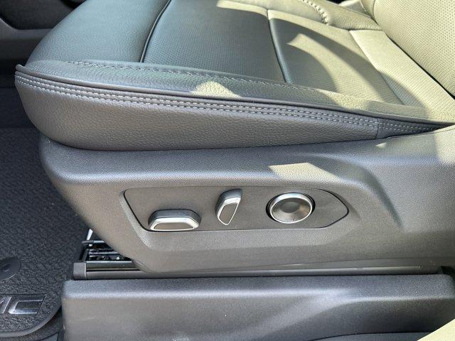 Photo of 2025 White Frost Tri-Coat GMC Sierra 2500