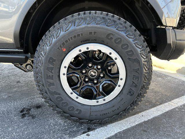 Photo of 2025 Gray Metallic Ford Bronco