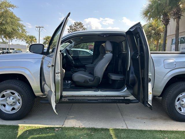 Photo of 2022 Silver Toyota Tacoma