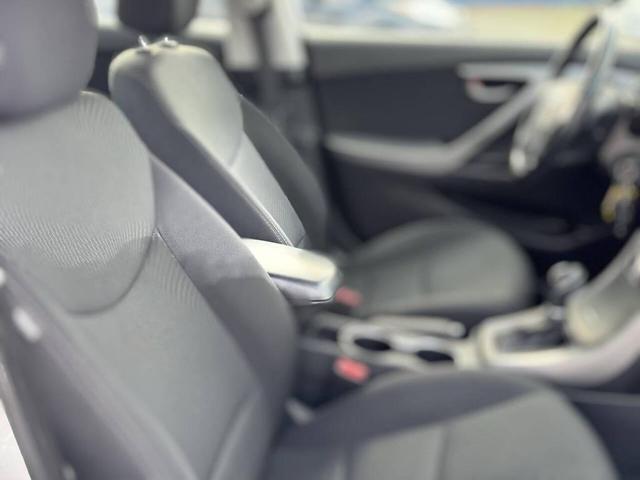 Photo of 2015 Silver Hyundai ELANTRA