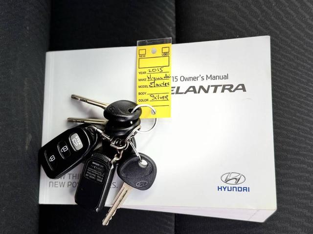 Photo of 2015 Silver Hyundai ELANTRA