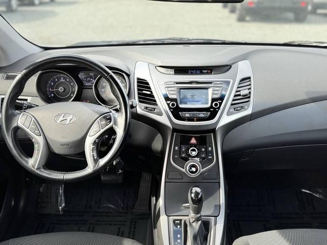 Photo of 2015 Silver Hyundai ELANTRA