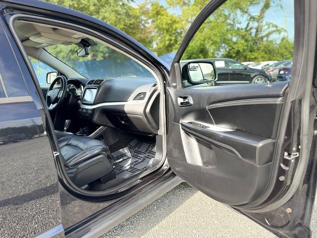 Photo of 2013 Black Dodge Journey