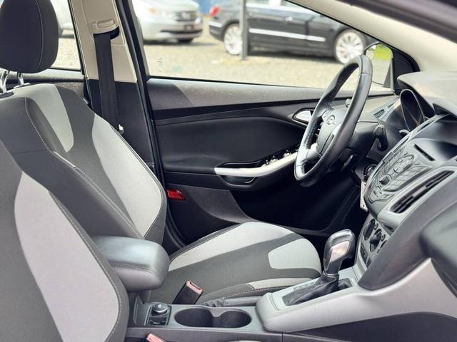 Photo of 2012 Gray Ford Focus