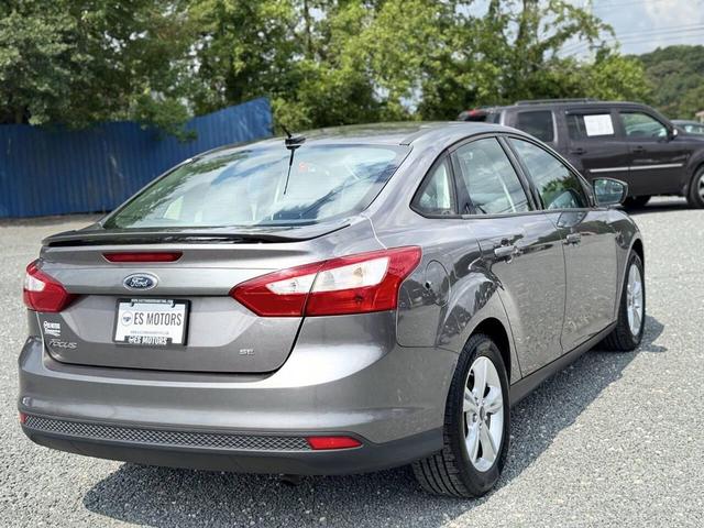 Photo of 2012 Gray Ford Focus