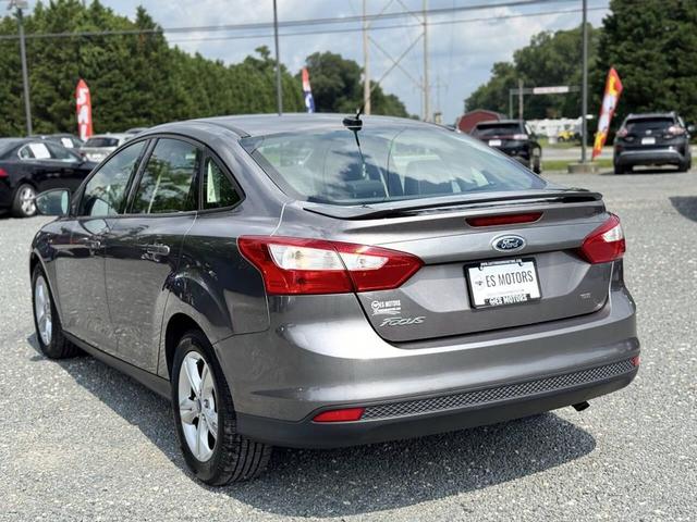 Photo of 2012 Gray Ford Focus