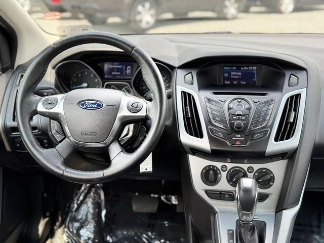 Photo of 2012 Gray Ford Focus