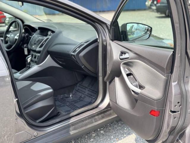 Photo of 2012 Gray Ford Focus
