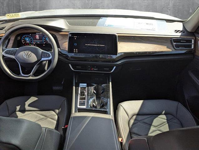 Photo of 2025 Silver Mist Metallic Volkswagen Atlas