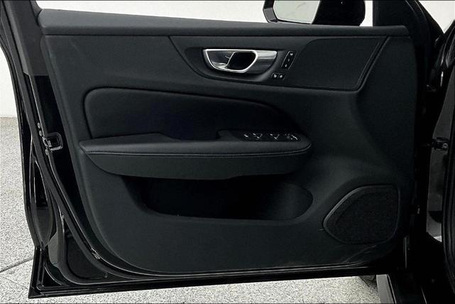 Photo of 2024 Onyx Black Metallic Volvo V60 Cross Country